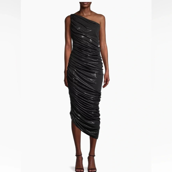 Norma Kamali
Diana Metallic Ruched One-Shoulder Gown - Picture 5 of 15